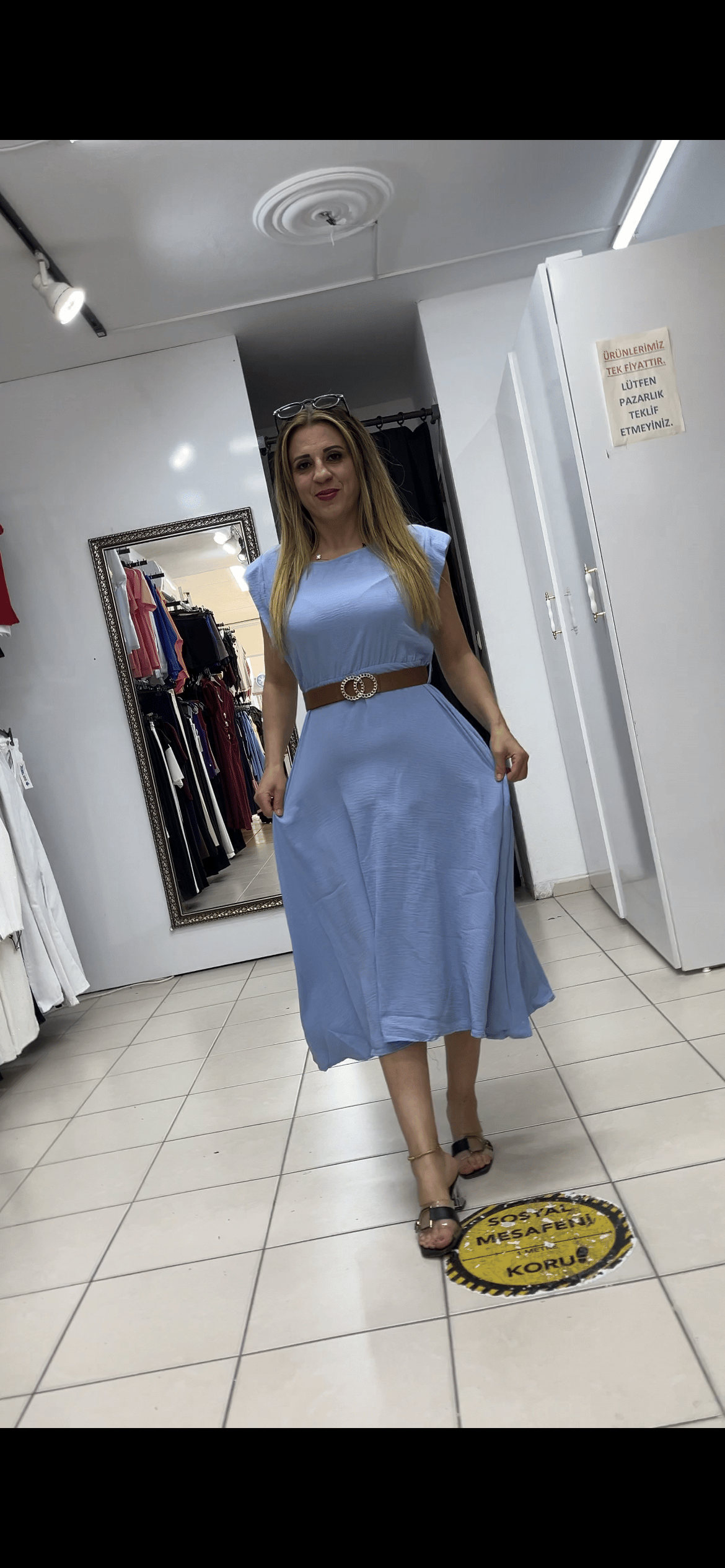 Ayrobin kemerli vatkalı Elbise (indirimli)